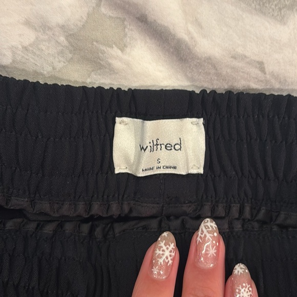 Wilfred Black Women’s Shorts Size S - Picture 3 of 4